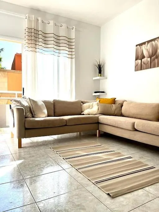 Piso Entero Y Acogedor A Solo 5 Min De La Playa Apartment San Andres  Spain
