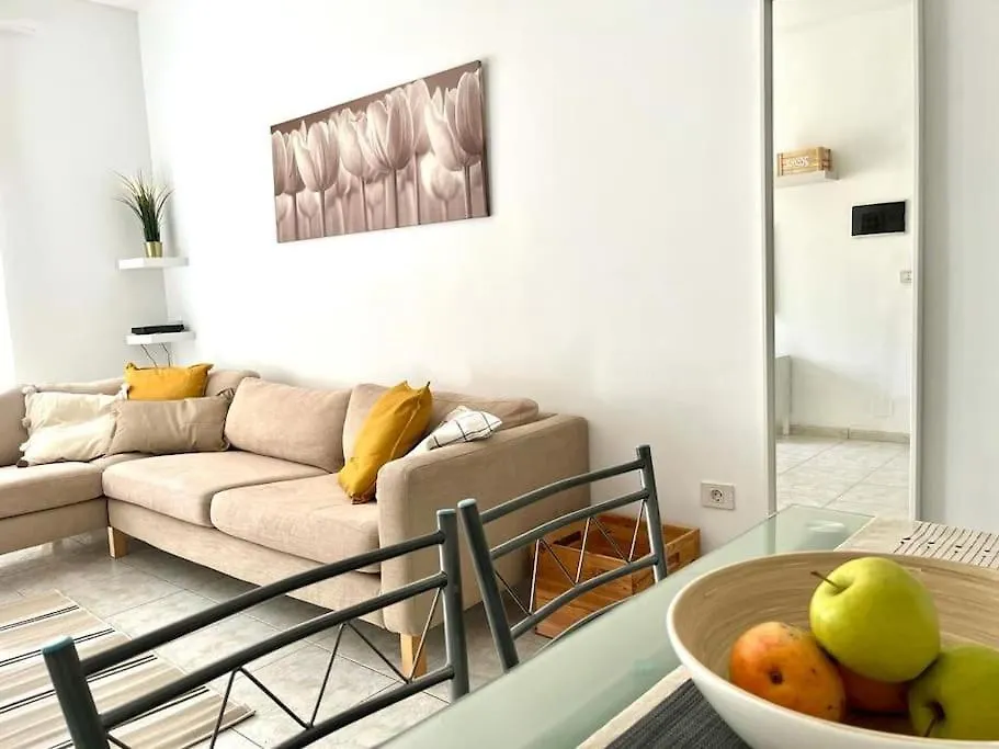 Piso Entero Y Acogedor A Solo 5 Min De La Playa Apartment San Andres  Spain